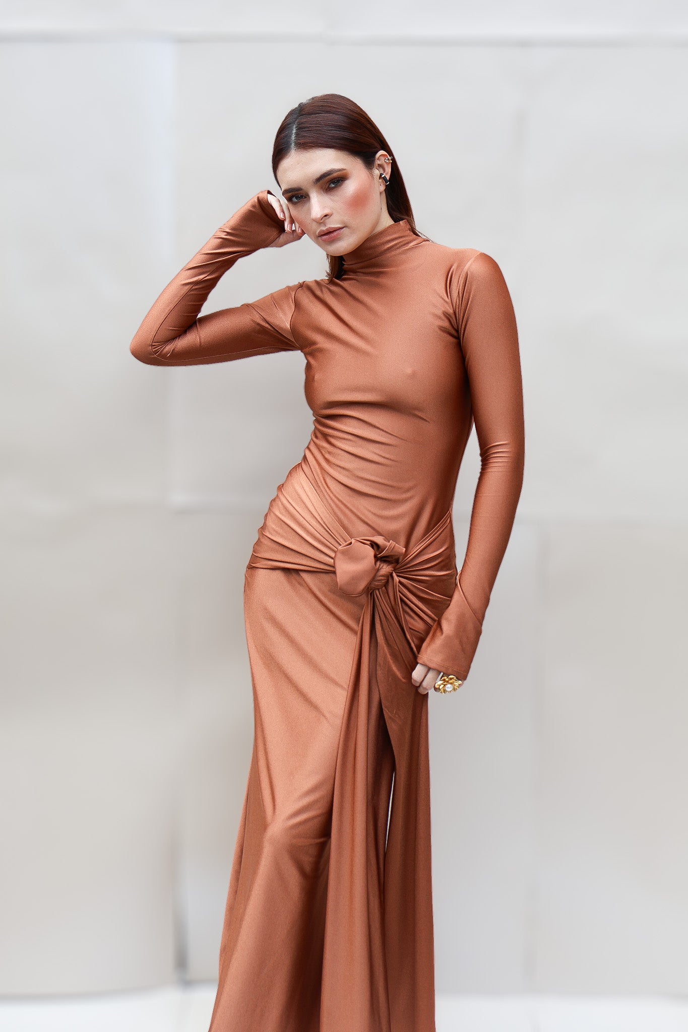 vestido ocre