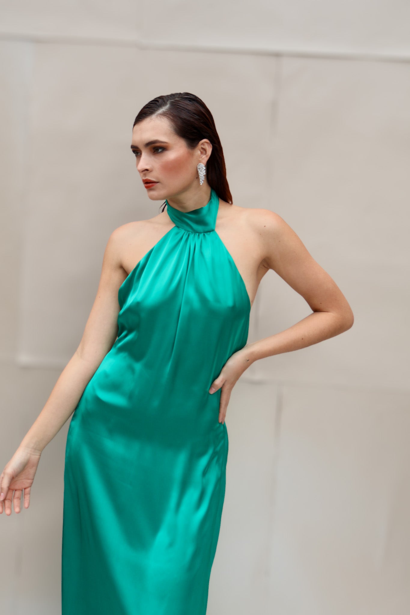vestido verde esmeralda